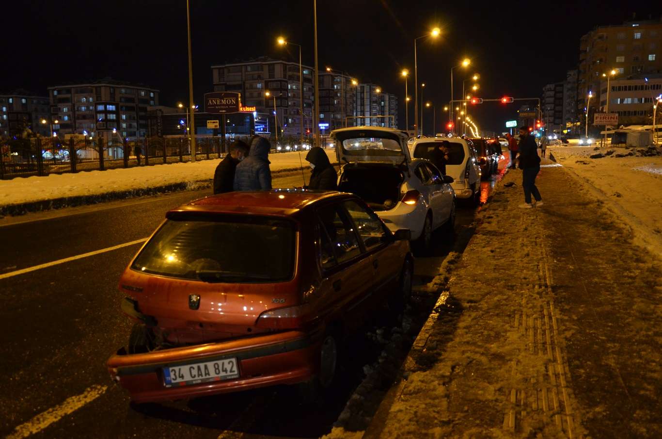 Gizli buzlanma Diyarbakır'ın birçok noktasında kazaya sebep oldu